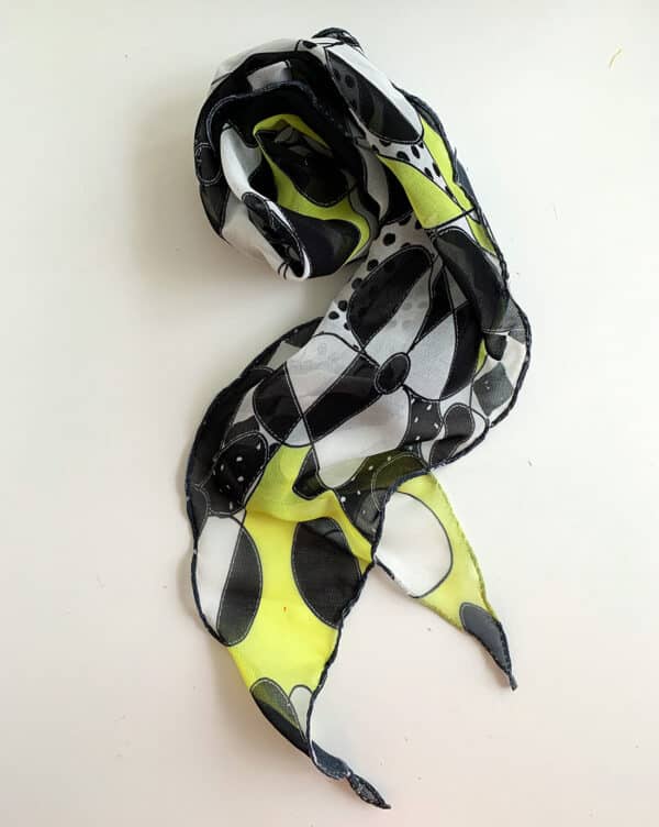 Flowers rumble scarf